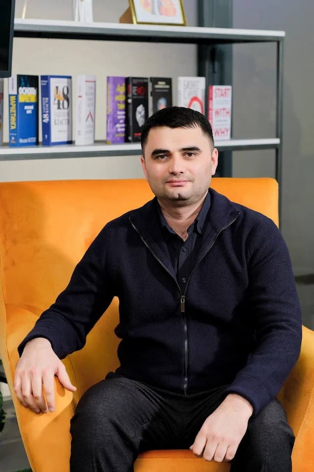 employee image
